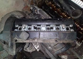 BMW e38 2.8 pokrywa zaworów 1703341