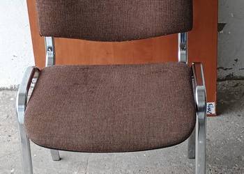 Krzesło ISO Nowy Styl konferencyjne brązowe Dostępne 30 sztuk