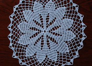 Serwetka szydełkowa 29cm (S151) Serwetka szydełkowa 29cm (S151)