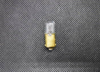 SM-30 Żarówka 28V 4,8W СМ 28-4,8 (СМ-30) B9s/14 SM28
