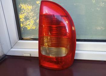 Opel Corsa B 5D lampa tył tylna prawa wkład oprawka