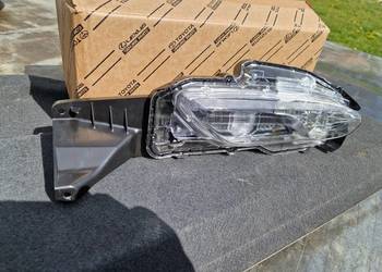 Toyota Yaris Cross Halogen DRL NOWY ORYGINAŁ prawy