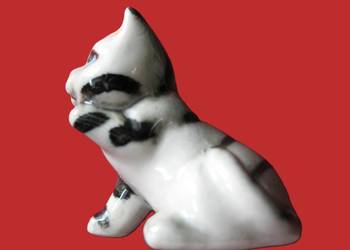 Kot - miniatura - figurka porcelana - 3,5 x 4 x 2 cm