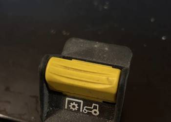 Włącznik przełącznik przycisk przedniego walka WOM JOHN DEERE RE563583