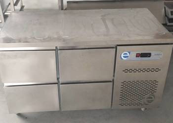 Stół chłodniczy gastronomiczny jezdny 135x70x81