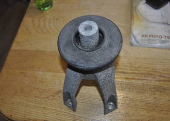 ŁAPA PODUSZKA SILNIKA 7E0199849 VW T5 LIFT