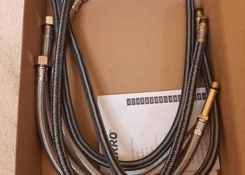 Wężyki do bateri do zlewu i łazienki.