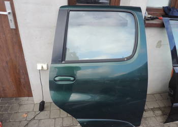 DRZWI PRAWY TYŁ TOYOTA YARIS VERSO 1