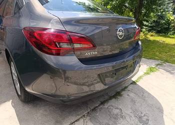 Zderzak tył Sedan Astra J Lift