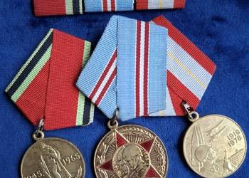 3 medale + baretki po weteranie Armii Radzieckiej