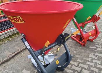 ROZSIEWACZ/LEJEK DO NAWOZÓW FIRMY GRASS-ROL