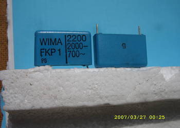 Kondensator FKP 1; 2,2 nF /2000V --; 700 V,zm. WIMA, nowy.