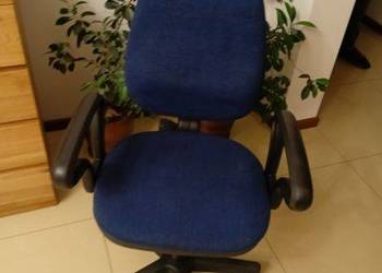 Fotel biurowy obrotowy