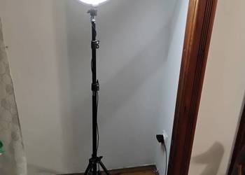 Lampa pierścieniowa ring