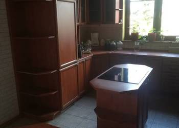 Dużo mebli do kuchni. Wyspa pod płytę.