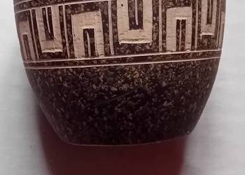 Ceramiczna niemiecka osłonka doniczki Fat Lava, wzór ręcznie wydrapywany.