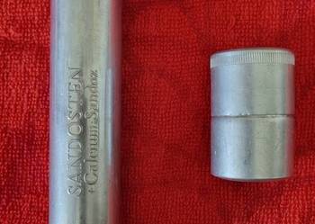 Zabytkowa blaszana fiolka po wapnie musującym – Sandosten