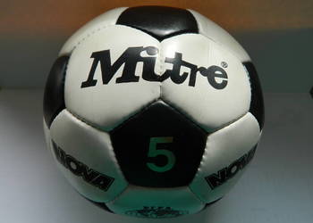 Piłka nożna Mitre, nowa 5, model nova.