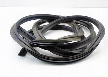 Uszczelka klapy pokrywy bagażnika Nissan Almera Tino 2002