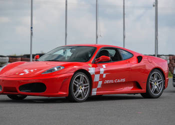Jazda Ferrari F430 na Torze w Poznaniu- idealny prezent