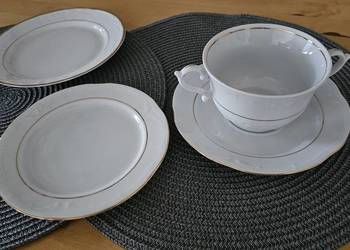 Bulionówka trio Włocławek i talerzyk free Vintage porcelana biel i złoto