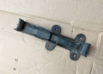 AUDI 80 B3  UCHWYT ŚLIZG ZDERZAKA