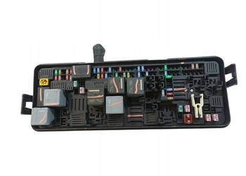 SKRZYNKA BEZPIECZNIKÓW  HPLA-14NA30-AB  Land Rover Range Rover Sport II 58L