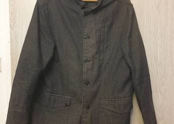 Reserved ciemna kurtka jeansowa w stylu marynarki z pagonami