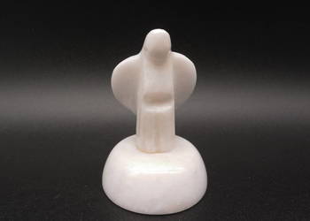 Ręcznie rzeźbiony Anioł z Onyksu – Podstawka / Wizytownik