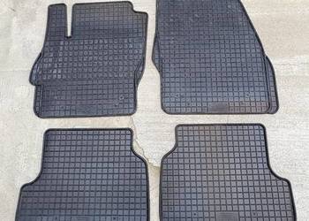Dywaniki gumowe Ford Focus MK2, nowe