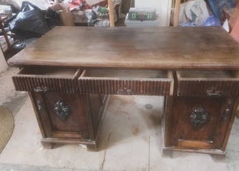 Biurko z okresu międzywojennego