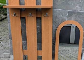 Wieszak z lustrem Wieszak z lustrem