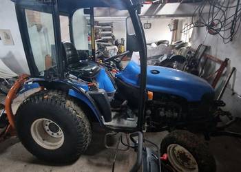 traktor sadowniczy 4x4 new holland tc 27 tuz wom