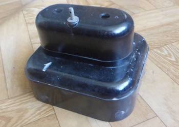 Skrzynka na 2 bezpieczniki z pokrywką do założenia plomby + topiki