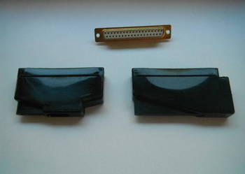 Obudowa osłona do złącz DB 37 na kabel kątowa i prosta Nowe Obudowa osłona do złącz DB 37 na kabel kątowa i prosta Nowe