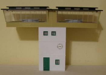 Domek na makietę Nr 8 , kolejka , nastawnia kolejowa ,skala H0