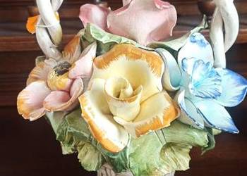 Porcelanowy bukiet. Kwiaty. Koszyk kwiatów, porcelana. Porcelanowy bukiet. Kwiaty. Koszyk kwiatów, porcelana.