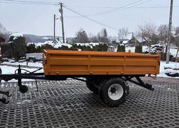 Przyczepa z kiprem wywrotka