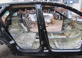PRÓG SŁUPEK PRAWY BOK PEUGEOT 3008 II