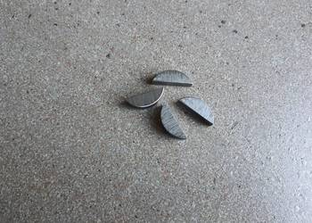 Wpust czółenkowy wałka podbieracza do prasy New Holland