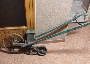 Siewnik ręczny do warzyw, buraków, zabytek, Darłowo