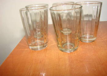 szklane kieliszki PRL