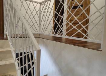 Balustrady, schody, zadaszenia tarasów i inne konstrukcje stalowe.