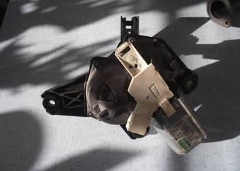 Renault Clio. Silnik wycieraczki tylnej.