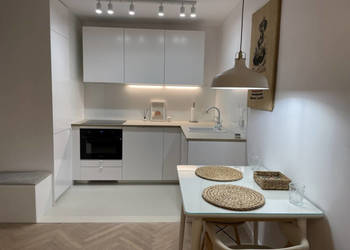 MOKOTÓW ładne 2 pokoje, przy metrze, park