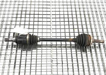 PÓŁOŚ LEWY PRZÓD TOYOTA YARIS I P26080568 1.0 65KM 99-05 PRZEGUB