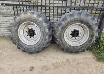 Koła 2 sztuki 17.5 - 24 (otwór 220 mm , 8 śrub)