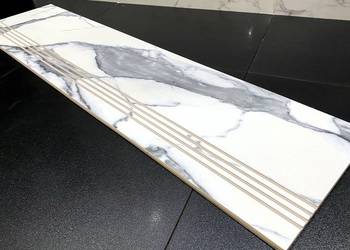 BIAŁY MARMUR SZARA SMUGA NA SCHODY stopnica 100x30 PÓŁMAT