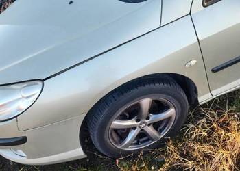 Błotnik lewy przód przedni Peugeot 407 KCVD