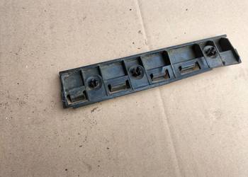 BMW 1 E87 7174402 ŚLIZG UCHWYT  PRZÓD